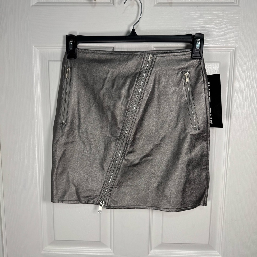 Stylish Metallic Mini Skirt‎